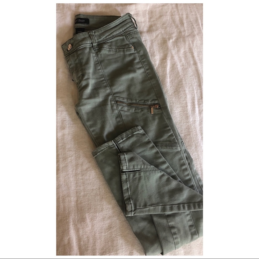 White House Black Market Skinny Crop Pants